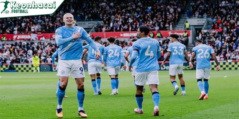 Man City phải "co cụm" phòng ngự để giữ 3 điểm trước Brentford 3 Man City nối dài chuỗi trận bất bại, Pep hài lòng với tiến độ của đội